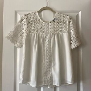 Short sleeved white blouse with lace details. Size Large from Vici
